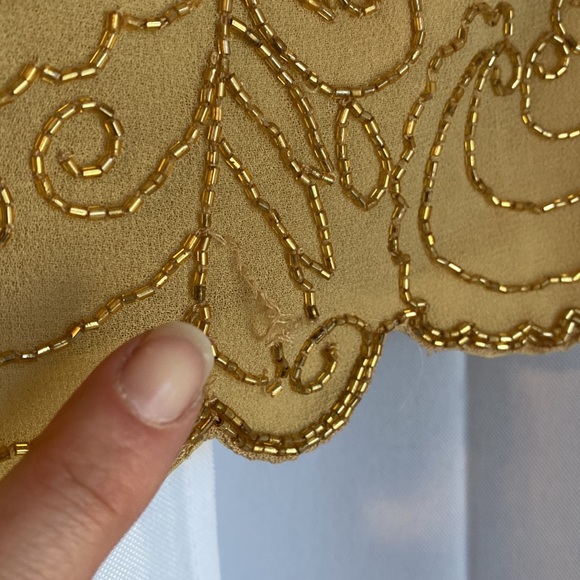 Woman’s Jkara vintage sequin top. Gold - Picture 3 of 5